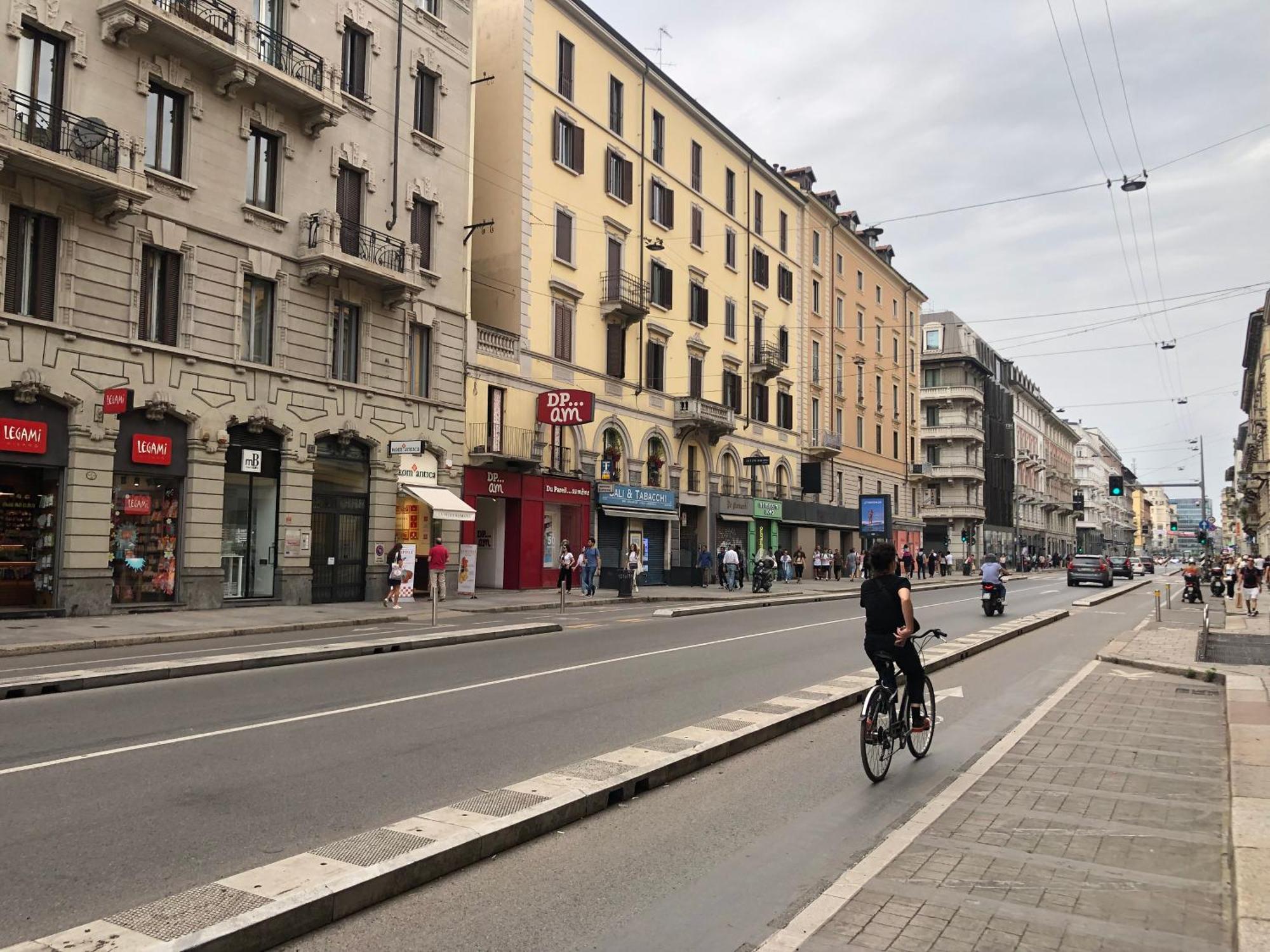 Mansarda Di Nolo-Mm Pasteur-Red Line Apartment Milan Luaran gambar
